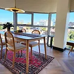 Chic Penthouse Apartment In Heart Of Darlinghurst